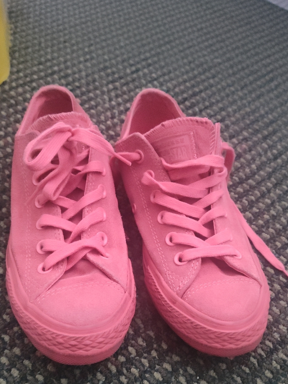 Converse Low-Top Sneakers in Coral Pink